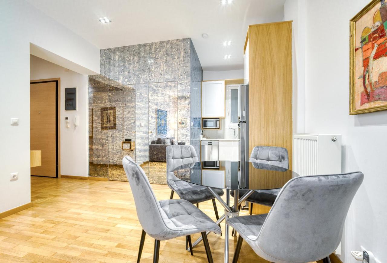 Stylish, Sunny New 2 Bedroom, Prime Central Athen Exterior foto